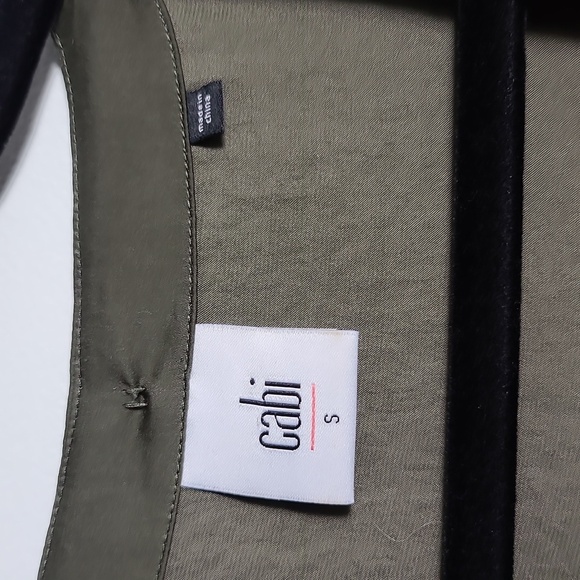 CABI Cinch Blouse Olive Green Sleeveless Tie Front Blouse Size Small - Picture 2 of 15